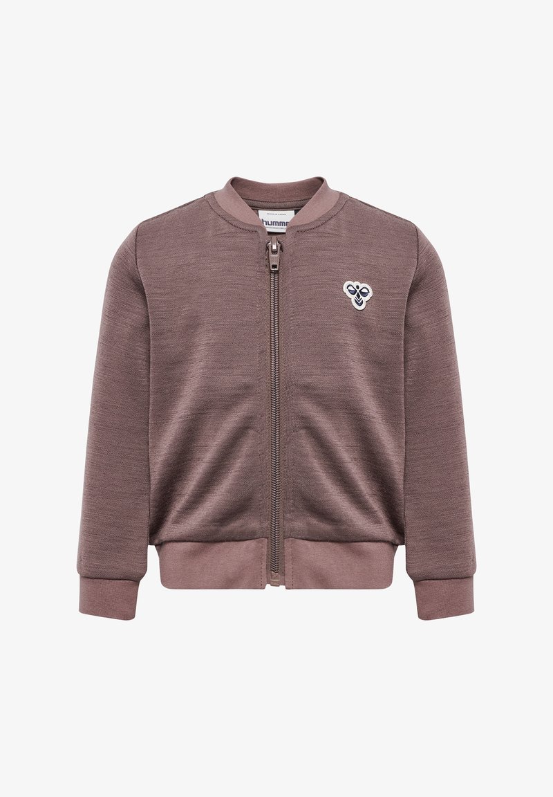 Veste bombardier zippée marron avec des bords côtelés aux poignets et à l'ourlet, arborant un petit logo brodé sur la poitrine gauche et une texture lisse.