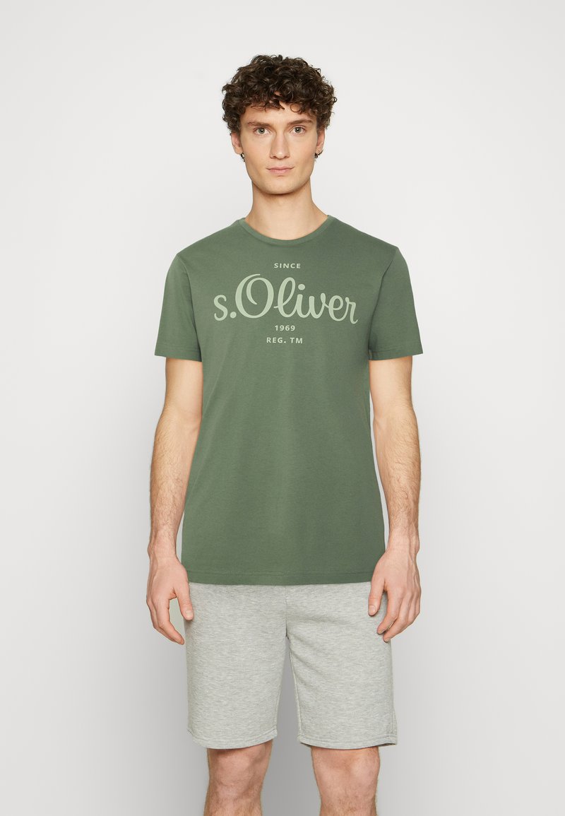 s.Oliver LOGO - T-shirt print - tannengrün