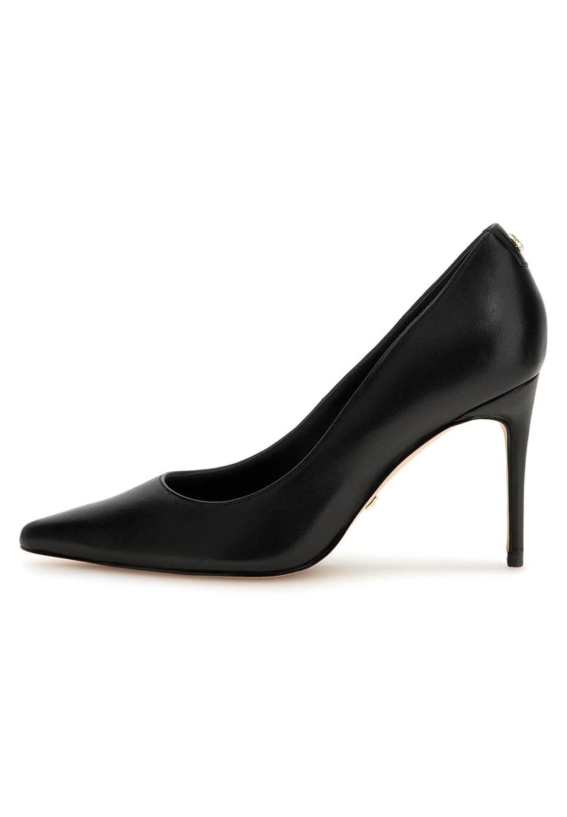 Stivale in pelle nera con tacco alto a punta, caratterizzato da una texture liscia e un tacco stiletto sottile. Nessun motivo visibile o ferramenta.