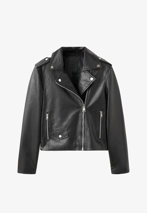 Zwarte leren motorjas met een cropped ontwerp, ritssluiting aan de voorkant, zijzakken en zilverkleurige accenten. Gladde textuur en scherpe kraag.