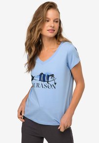 LAURASØN - Print T-shirt - light blue Thumbnail Image 1