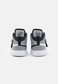 Jordan SKY JORDAN 1 - Baskets montantes - white/black/particle grey