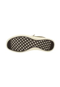 Gummisohle mit einer strukturierten schwarzen Oberfläche und einem Rautenmuster sowie einem weißen Rand. Das Design vermittelt Strapazierfähigkeit und Griffigkeit.