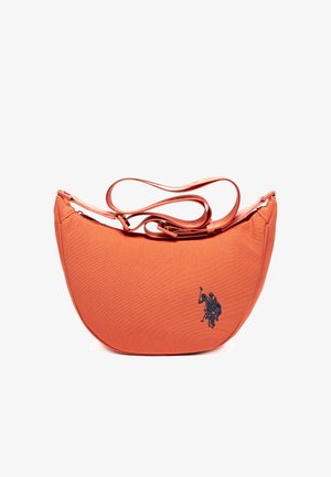 Pomarańczowa torba na ramię z materiału o zaokrąglonym kształcie, z ciemnoniebieskim haftowanym logo i cienkimi, regulowanymi ramiączkami. Zamek błyskawiczny.