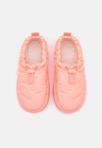 UGG Pantuflas - salmon