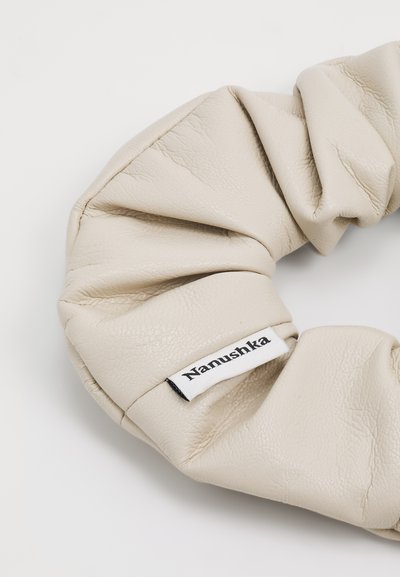 Nanushka LOU - Accesoriu de styling pentru păr - creme