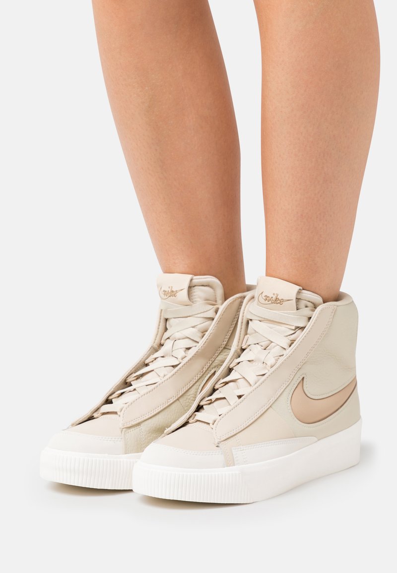 Nike Sportswear BLAZER MID VICTORY Sneaker high hemp/sanddrift/sail