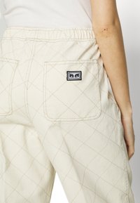Obey Clothing ONE TWO - Pantalon classique - unbleached multi