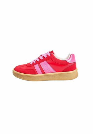 Trainers - red pink