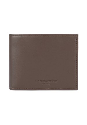 Brązowy skórzany portfel Lancaster Paris typu bifold z wytłoczonym logo z przodu i widocznym przeszyciem na krawędziach.