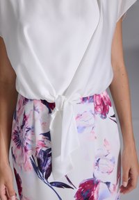 Swing SWING - Vapaa-ajan mekko - white