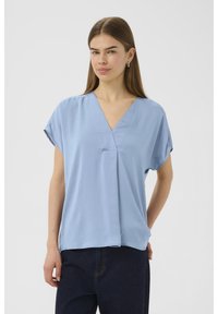 Top azzurro chiaro a maniche corte con scollatura a V e dettagli a pieghe. Realizzato in tessuto morbido, presenta una vestibilità comoda e un design minimalista.
