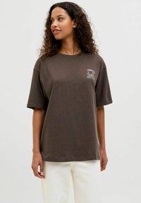 JJXX JXMILLOW LOOSE TEE - Apdrukāts T-krekls - chocolate brown