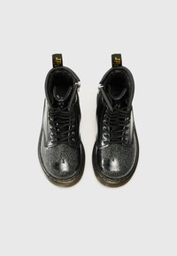 Dr. Martens Botines con cordones - black/silver coloured