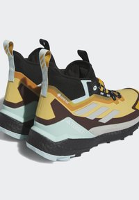 Adidas Terrex FREE HIKER 2.0 GORE-TEX® - Scarpa da hiking - preloved yellow/silver/semi flash aqua