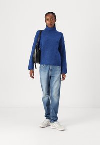 Vero Moda VMMADDIE HIGHNECK PULLOVER  - Pulover - surf the web