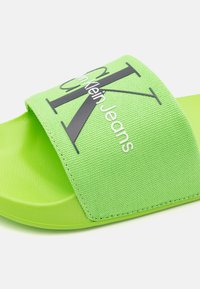 Calvin Klein Jeans SLIDE MONOGRAM  - Ciabattine - jasmine green/black