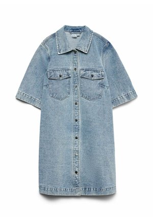 Lyseblå denim-kortermet kjole med trykknapper foran, to brystlommer med klaff, og klassisk krage.