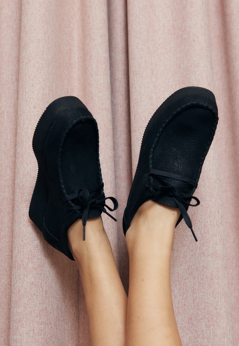 Clarks Originals WALLACRAFT - Chaussures à lacets - black