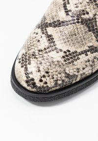 Clarks GRIFFIN PLAZA - Ankle Boot - beige