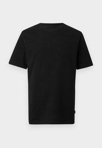 Μαύρο κοντομάνικο t-shirt με στρογγυλή λαιμόκοψη, με μικρό διακριτικό λογότυπο στο πάνω αριστερό μέρος του στήθους και μικρό ταμπελάκι στη ραφή στο πλάι.