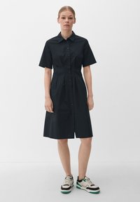 s.Oliver MIT KELLERFALTEN - Sukienka koszulowa