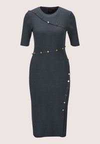 Dunkelgraues, geripptes Midi-Kleid mit kurzen Ärmeln, rundem Ausschnitt und diagonalen goldenen Knopfverzierungen auf der Vorder- und Seite.