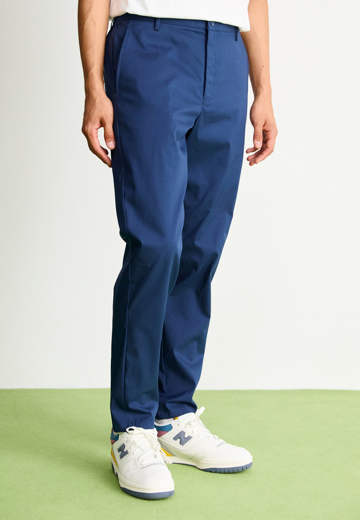 ATHLETICS STANDARD TAPERED PANT 30"