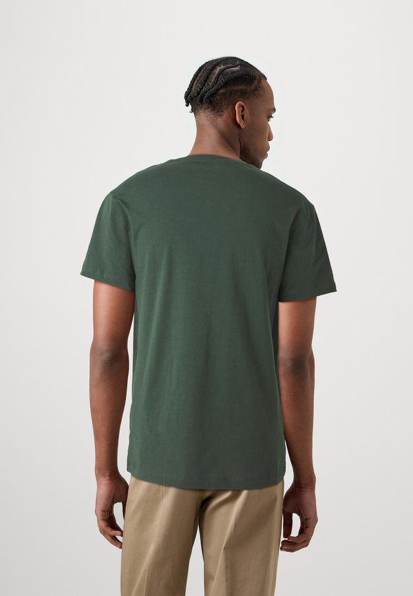 KRONOS  - Basic T-shirt - darkest spruce2