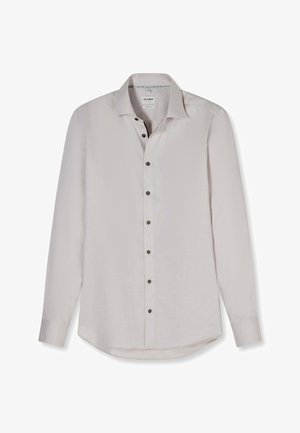 Camicia da uomo a maniche lunghe di colore grigio chiaro con chiusura frontale a bottoni e colletto ampio, etichettata "Olymp Level Five Body Fit" all'interno del colletto.