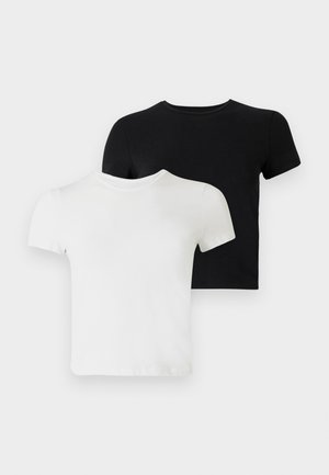 Två kortärmade t-shirts: en i vitt och en i svart, tillverkade av mjuk bomullstyg med rund halsringning och standard passform.