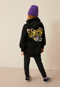 Next LONGLINE STANDARD - Felpa con cappuccio - black graffiti printed