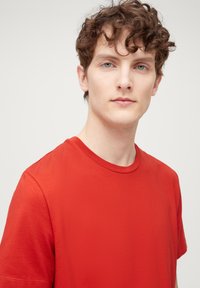 s.Oliver STRETCH - T-Shirt basic - preiselbeere