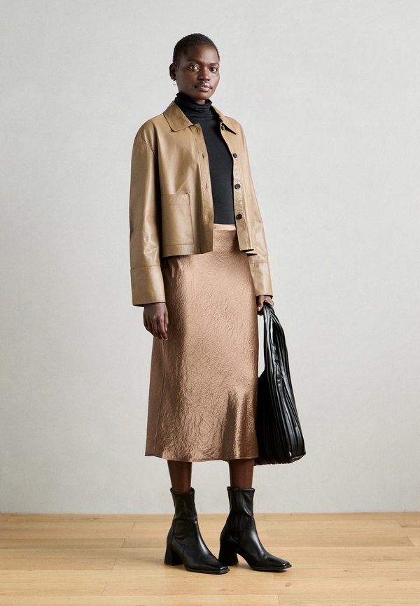 TURN-DOWN COLLAR - Leather jacket - melted nougat