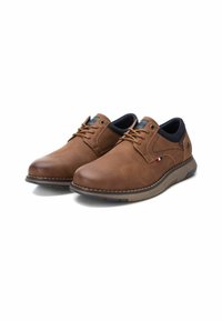 Refresh Zapatos con cordones - camel