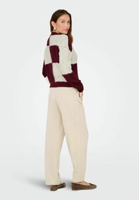 JDY JDYJUSTY L/S MIX STRUC NOOS - Vesta - cabernet
