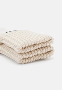 Calvin Klein Jeans PATCH GLOVES - Rukavice - birch