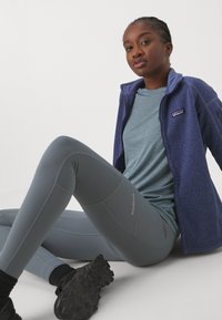 Patagonia ENDLESS RUN 7/8 - Punčochy - nouveau green