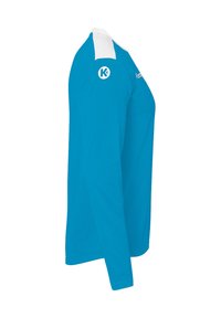 Langærmet skjorte i lys blå, med hvid krave og logo på skulderen. Glat tekstur med en tætsiddende pasform.