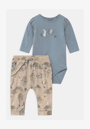 NBFTHORID SET - Bukser - dusty blue