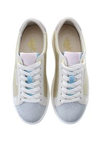 Lace-up sneakers featuring a glittery design in gold, silver, and light blue accents. Made of leather and textile, with a cushioned insole.