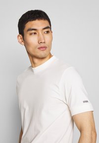 DRYKORN ANTON - T-shirt básica - white