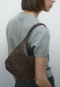 Massimo Dutti BUCKET - Handtas - dark brown