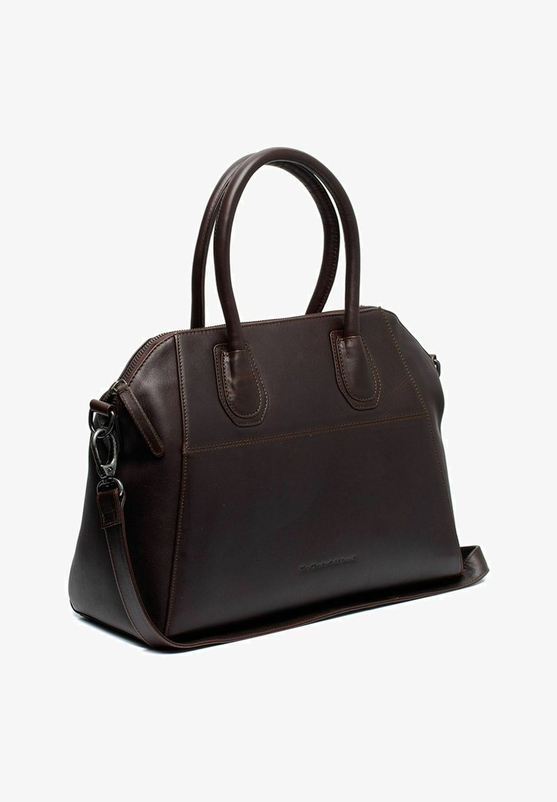 Borsa a tracolla in pelle marrone con doppi manici superiori, chiusura con zip e tracolla rimovibile. Presenta una texture liscia e dettagli di cucitura sottili.