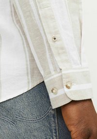 Jack & Jones JJESUMMER LINEN MIX SHIRT - Hemd - white