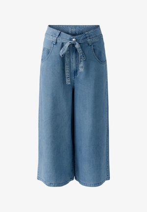High-rise, wijde denim shorts met steekzakken aan de voorkant en een gestrikte riem in de taille, in lichtblauwe wassing.