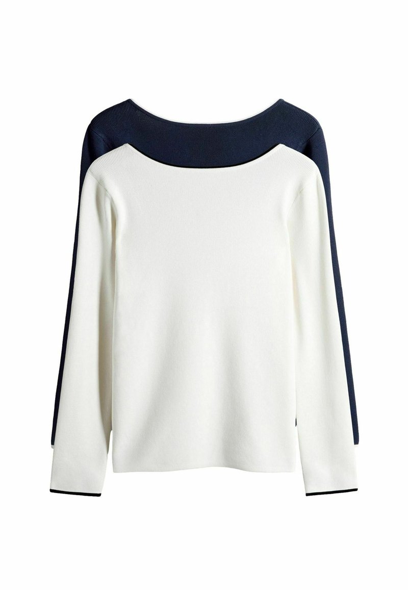 Hosszú ujjú pulóver fehér testtel és tengerészkék vállpanellel. Széles nyakkivágással és kontrasztos tengerészkék részlettel az ujjszéleken.