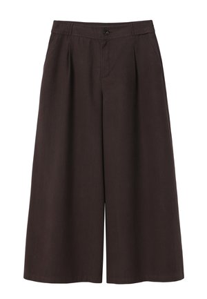 Culottes larges marron foncé avec plis devant, poches latérales, taille avec fermeture par bouton et un ourlet tombant à mi-mollet.