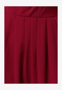 Seleccionado, plum red