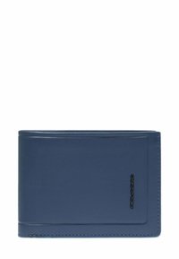 Cartera de cuero azul con costuras visibles y un pequeño logo negro en la esquina inferior derecha, sobre un fondo blanco.